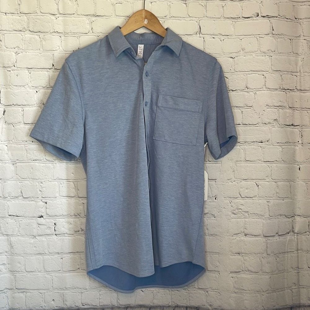 Stylus Men’s Light Blue Short Sleeve button up Shirt size small NEW‎